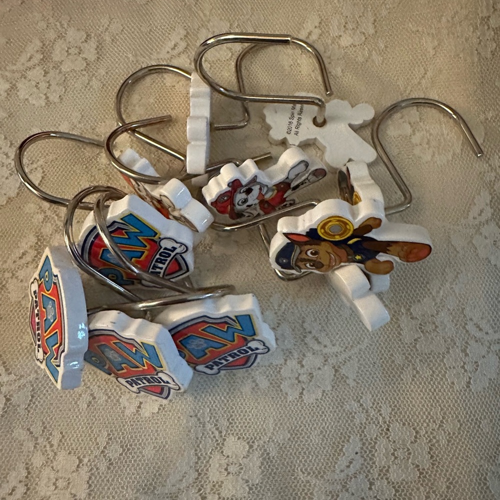 2016 ⚠️ Paw Patrol Shower Curtain Hooks 11 Paw Patrol Hangers Set missing one